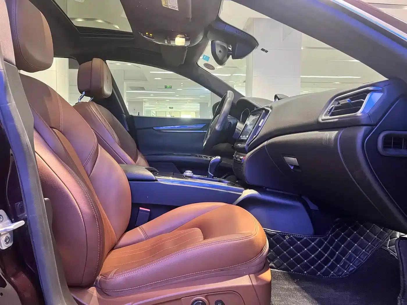 2018 Ghibli 3.0T Standard Edition — миниатюра 6