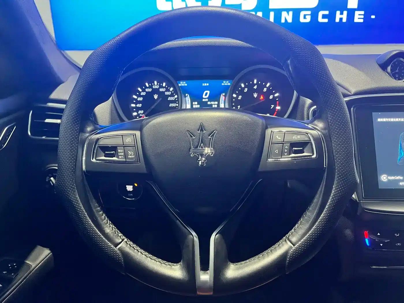 2018 Ghibli 3.0T Standard Edition — миниатюра 10