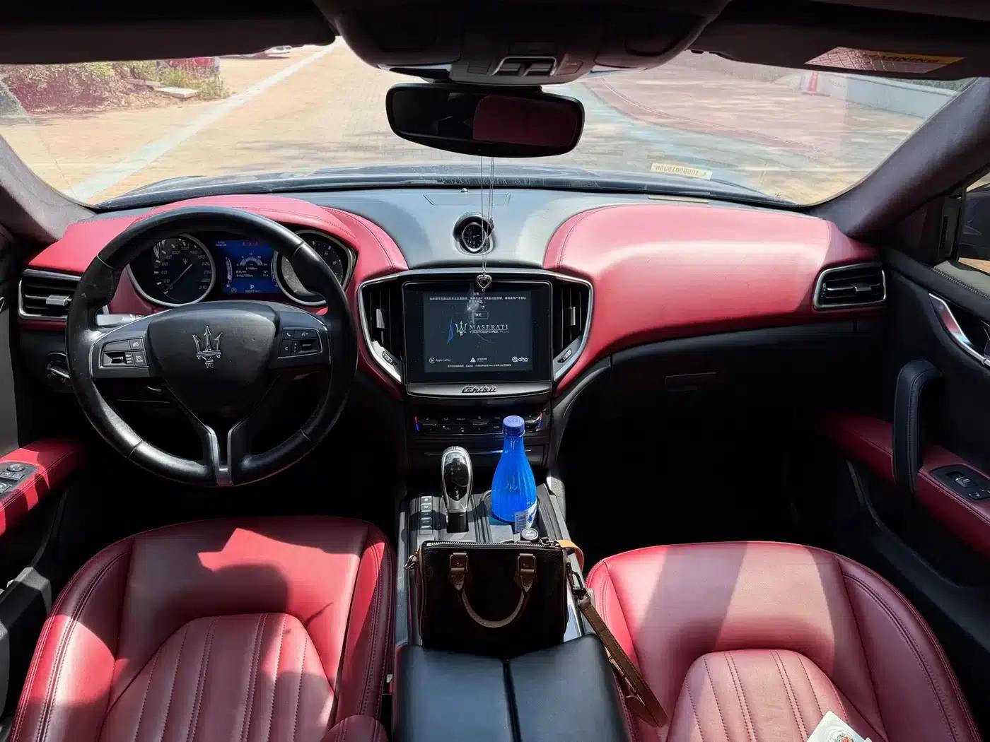 2018 Ghibli 3.0T Luxury Edition — миниатюра 7
