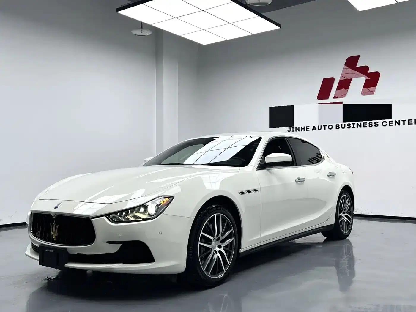 2017 Ghibli 3.0T Standard Edition — миниатюра 1