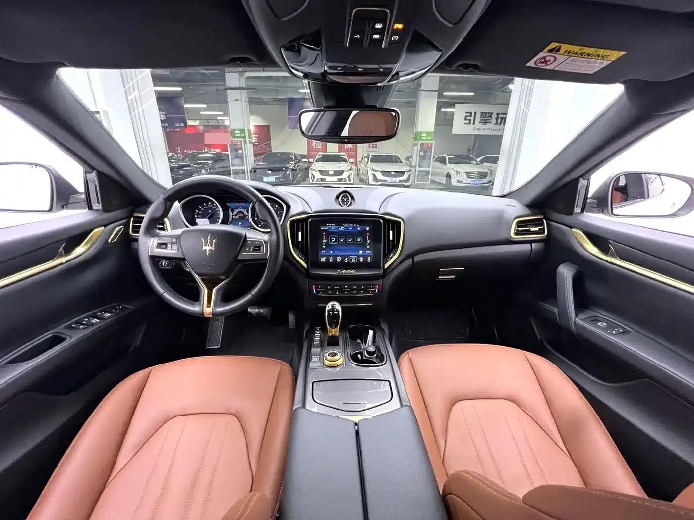 2017 Ghibli 3.0T Standard Edition — миниатюра 5