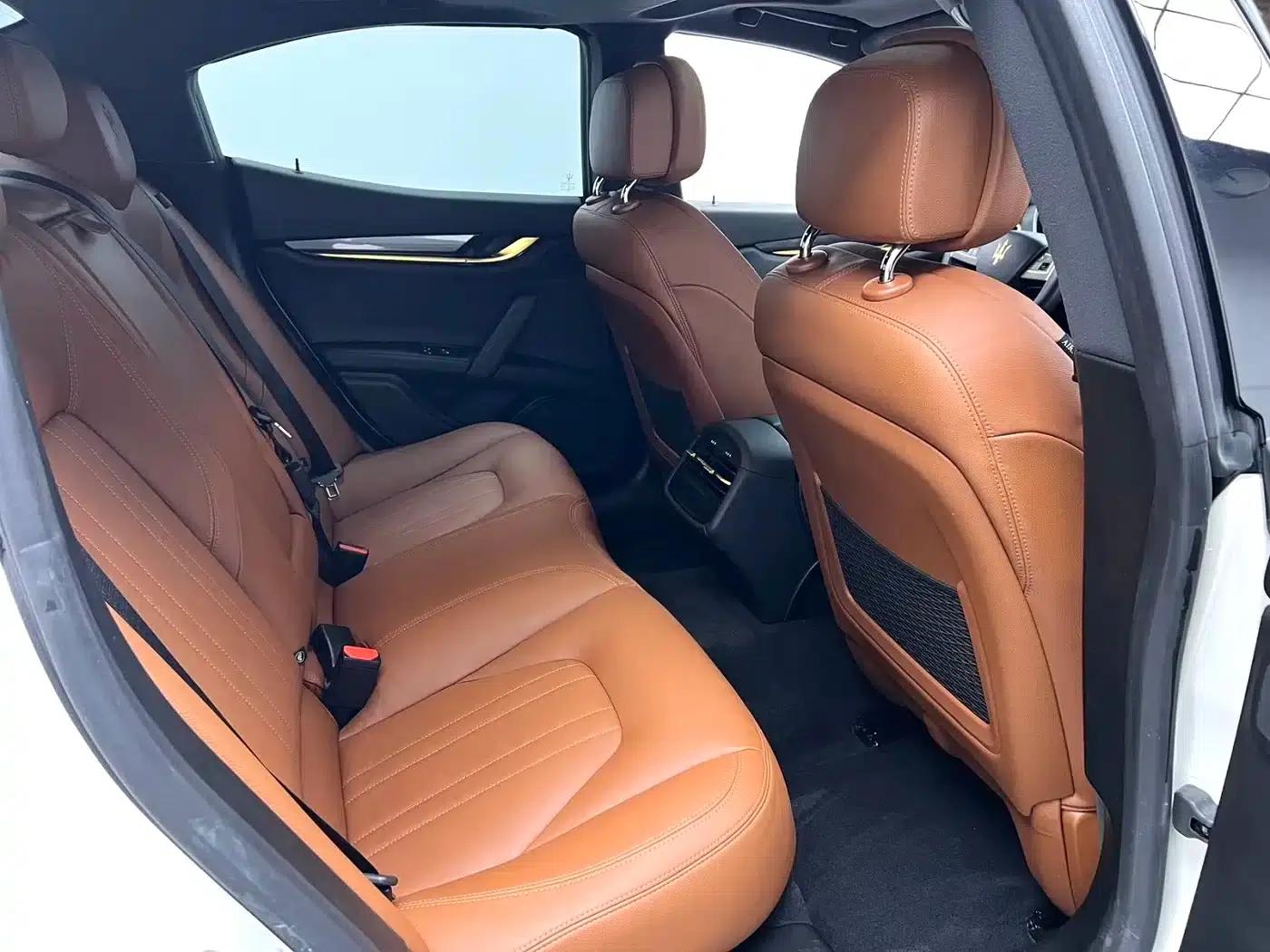 2017 Ghibli 3.0T Standard Edition — миниатюра 7