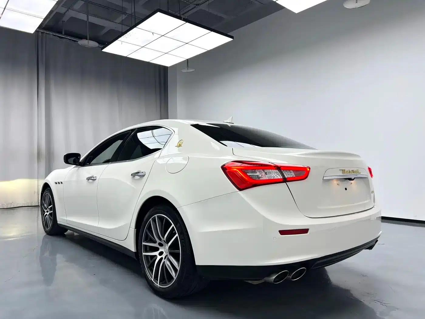 2017 Ghibli 3.0T Standard Edition — миниатюра 9
