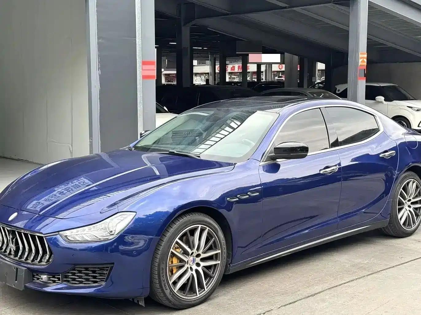 2017 Ghibli 3.0T Standard Edition — миниатюра 1