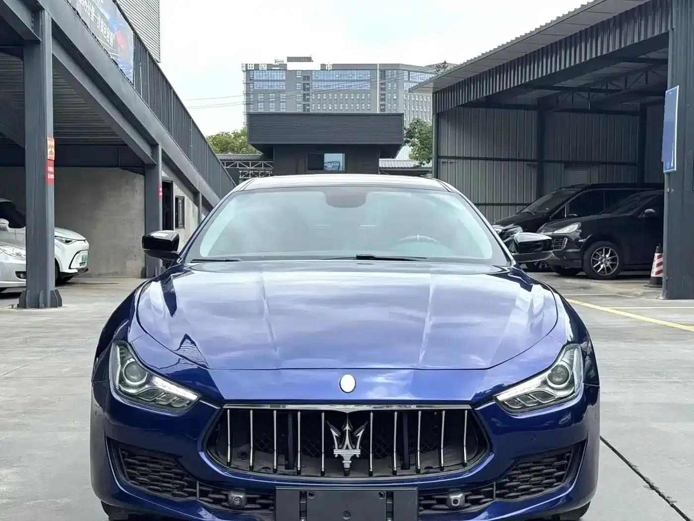 2017 Ghibli 3.0T Standard Edition — миниатюра 2