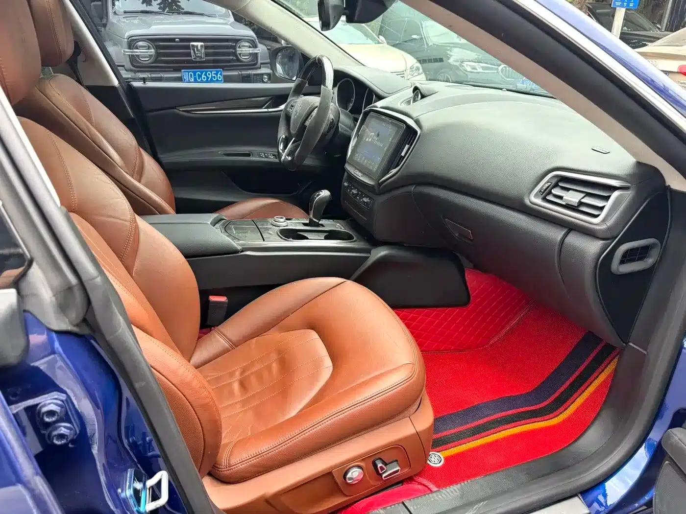 2017 Ghibli 3.0T Standard Edition — миниатюра 5