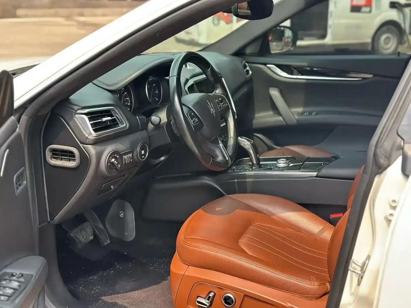 2021 Ghibli 2.0T Edge Edition — миниатюра 4