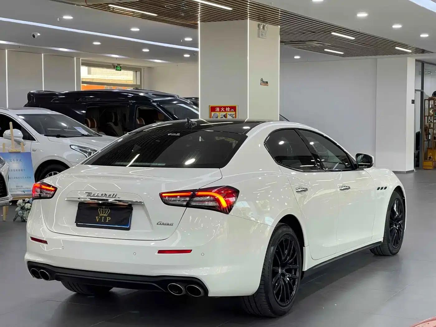 2021 Ghibli 2.0T Edge Edition — миниатюра 7
