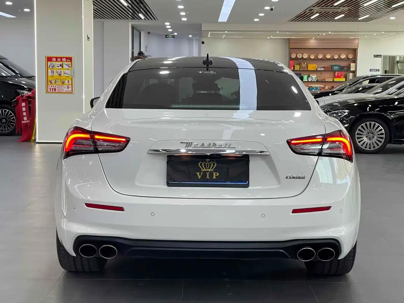 2021 Ghibli 2.0T Edge Edition — миниатюра 8