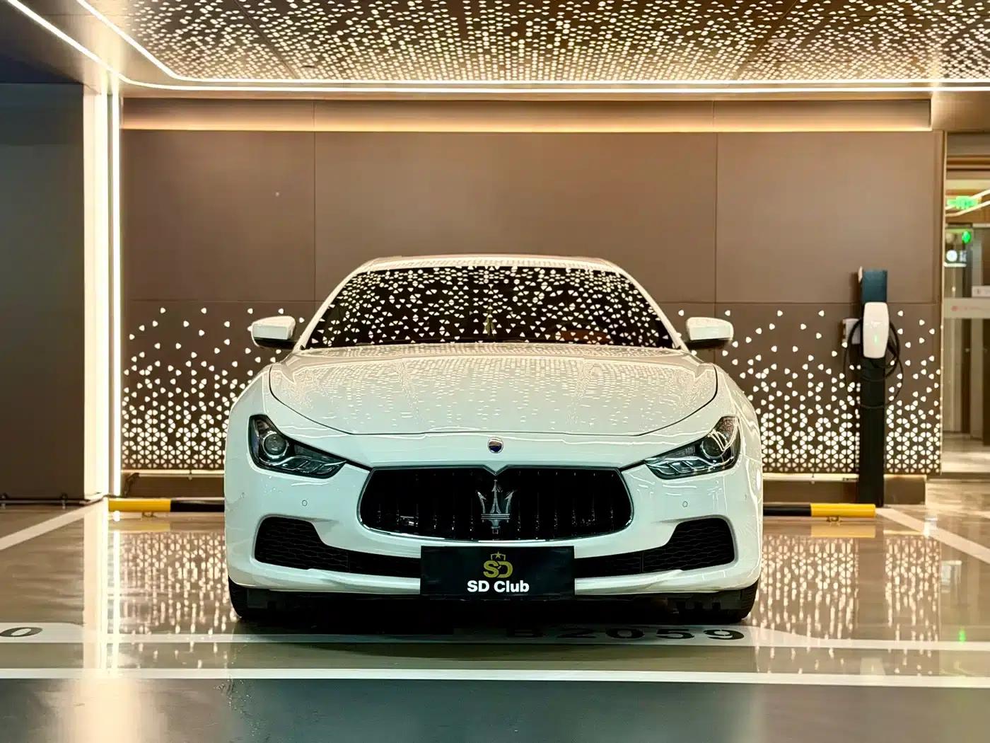 2017 Ghibli 3.0T Standard Edition — миниатюра 2