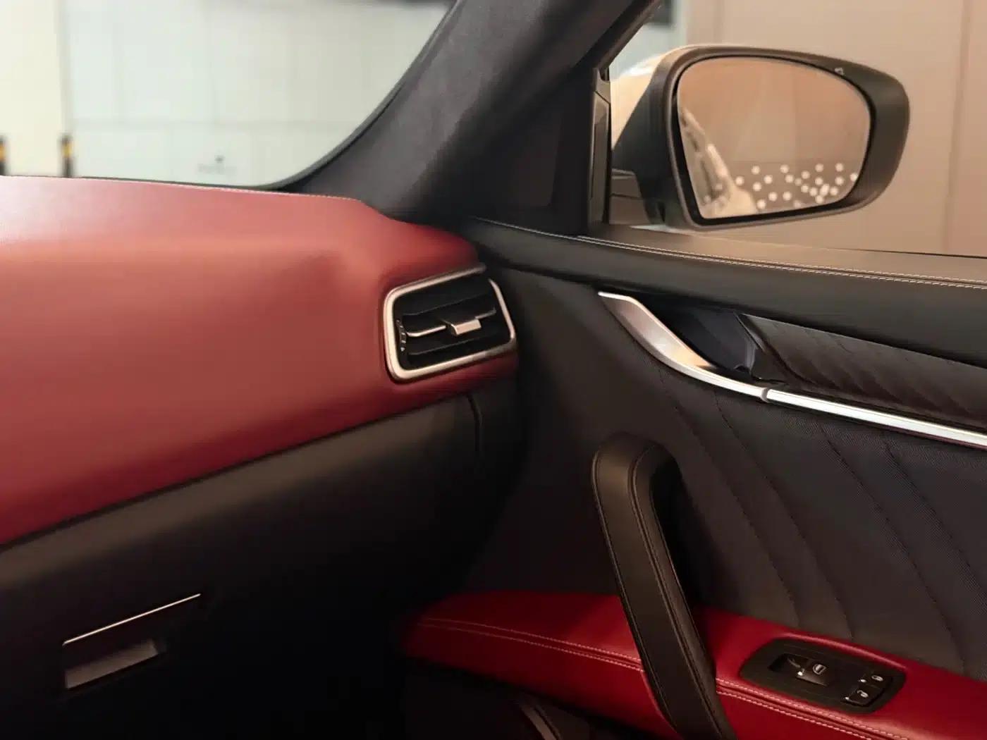 2017 Ghibli 3.0T Standard Edition — миниатюра 16