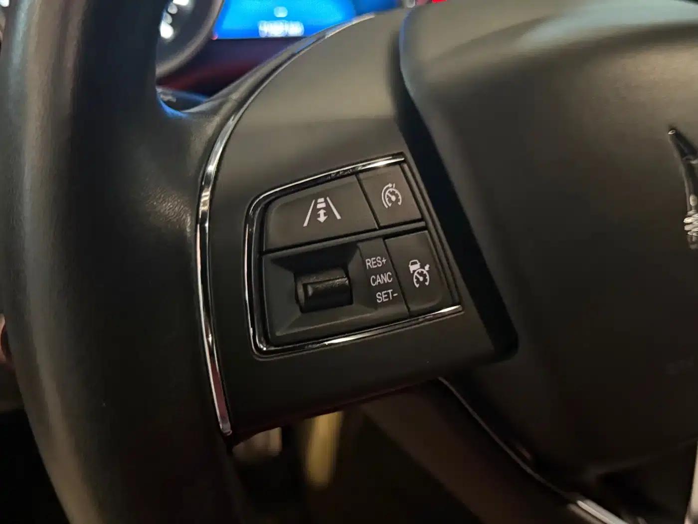 2017 Ghibli 3.0T Standard Edition — миниатюра 18