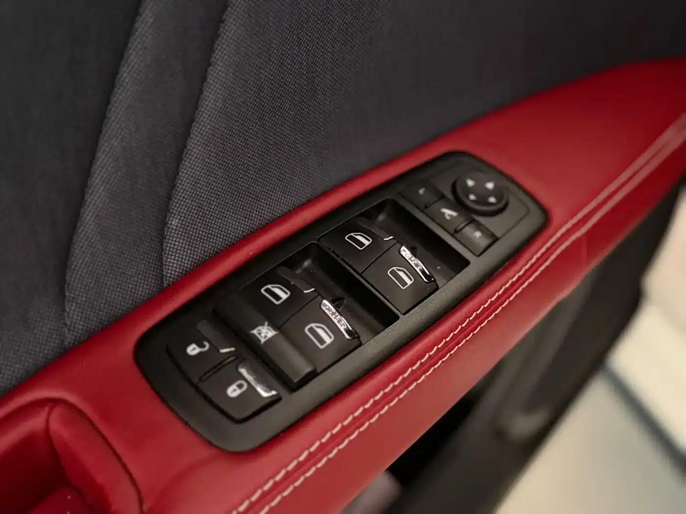 2017 Ghibli 3.0T Standard Edition — миниатюра 20
