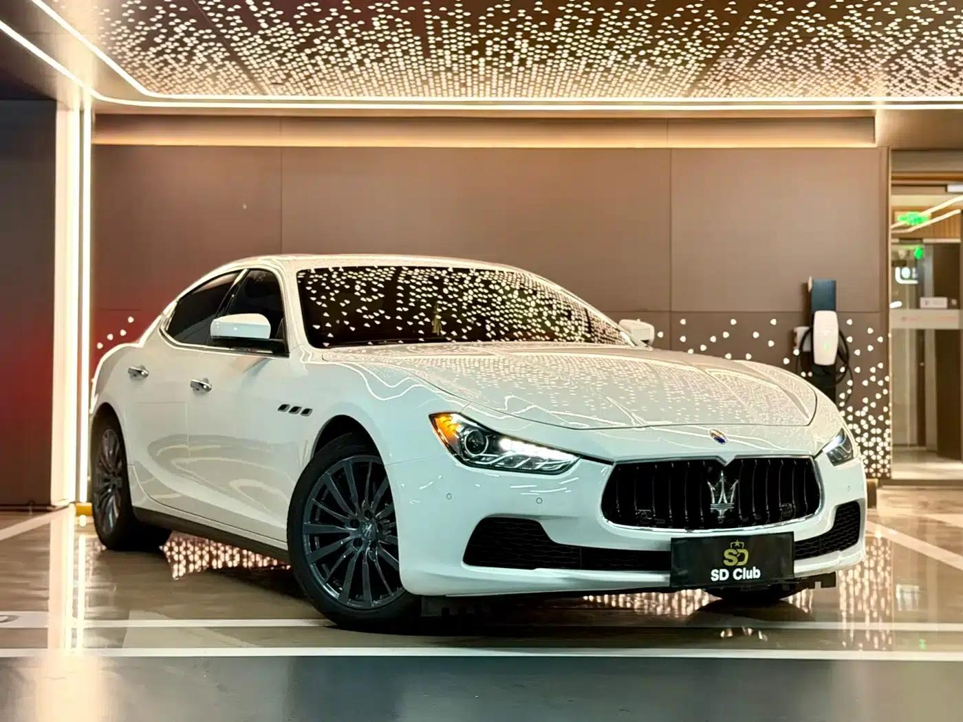 2017 Ghibli 3.0T Standard Edition — миниатюра 3