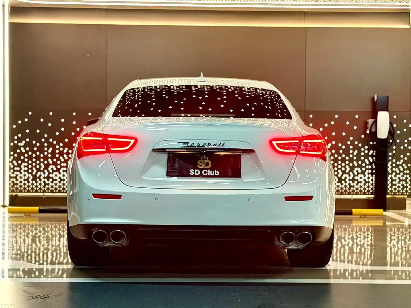 2017 Ghibli 3.0T Standard Edition — миниатюра 5