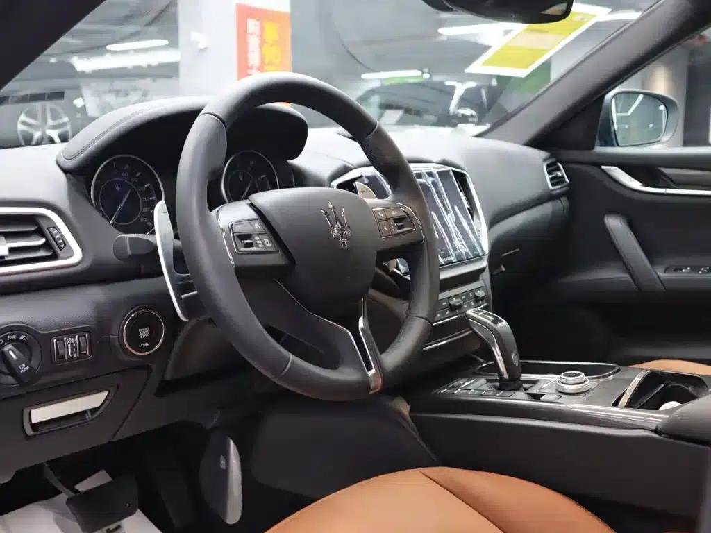2023 Ghibli 2.0T GT — миниатюра 6