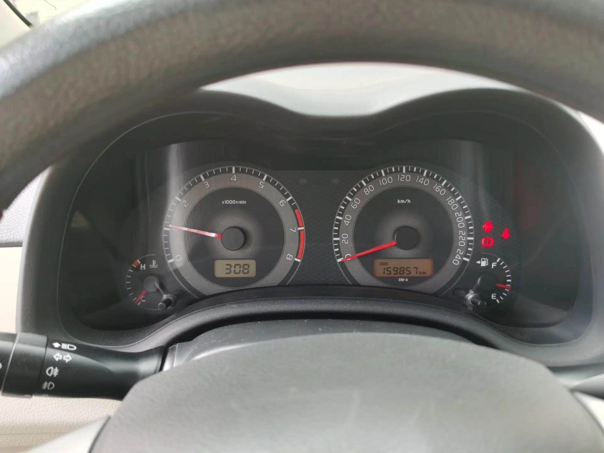 Toyota Corolla 2011 1.6L Manual GL — миниатюра 11