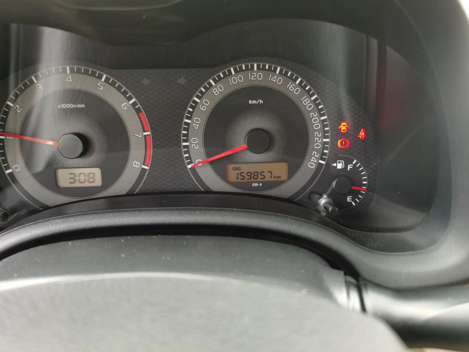 Toyota Corolla 2011 1.6L Manual GL — миниатюра 12