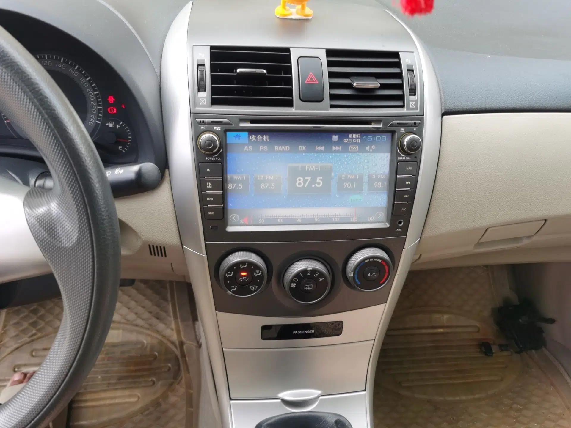 Toyota Corolla 2011 1.6L Manual GL — миниатюра 13