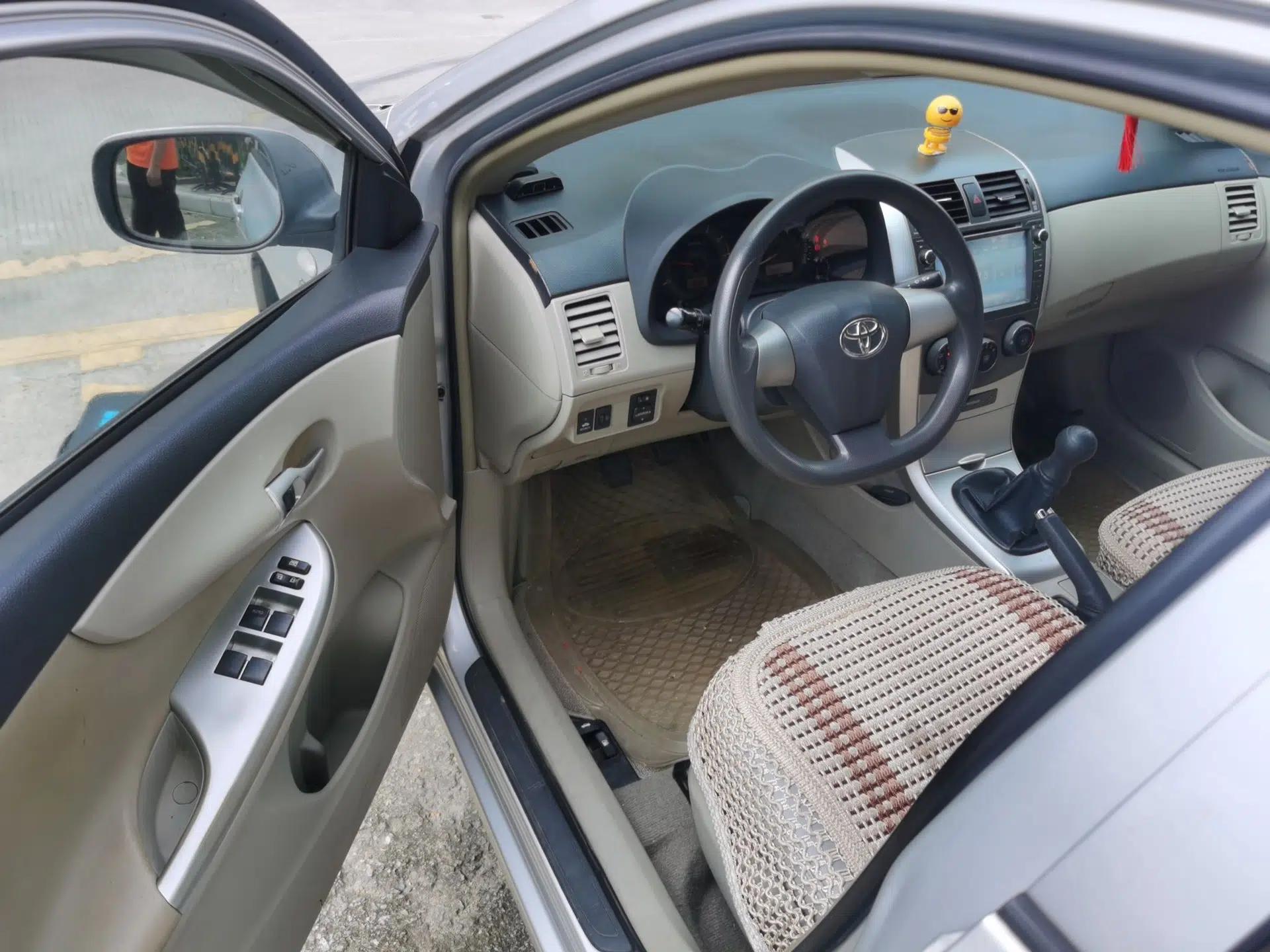 Toyota Corolla 2011 1.6L Manual GL — миниатюра 16
