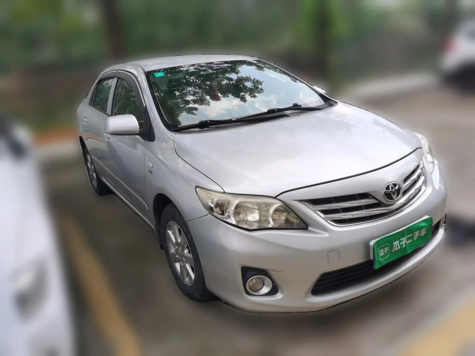 Toyota Corolla 2011 1.6L Manual GL — миниатюра 3