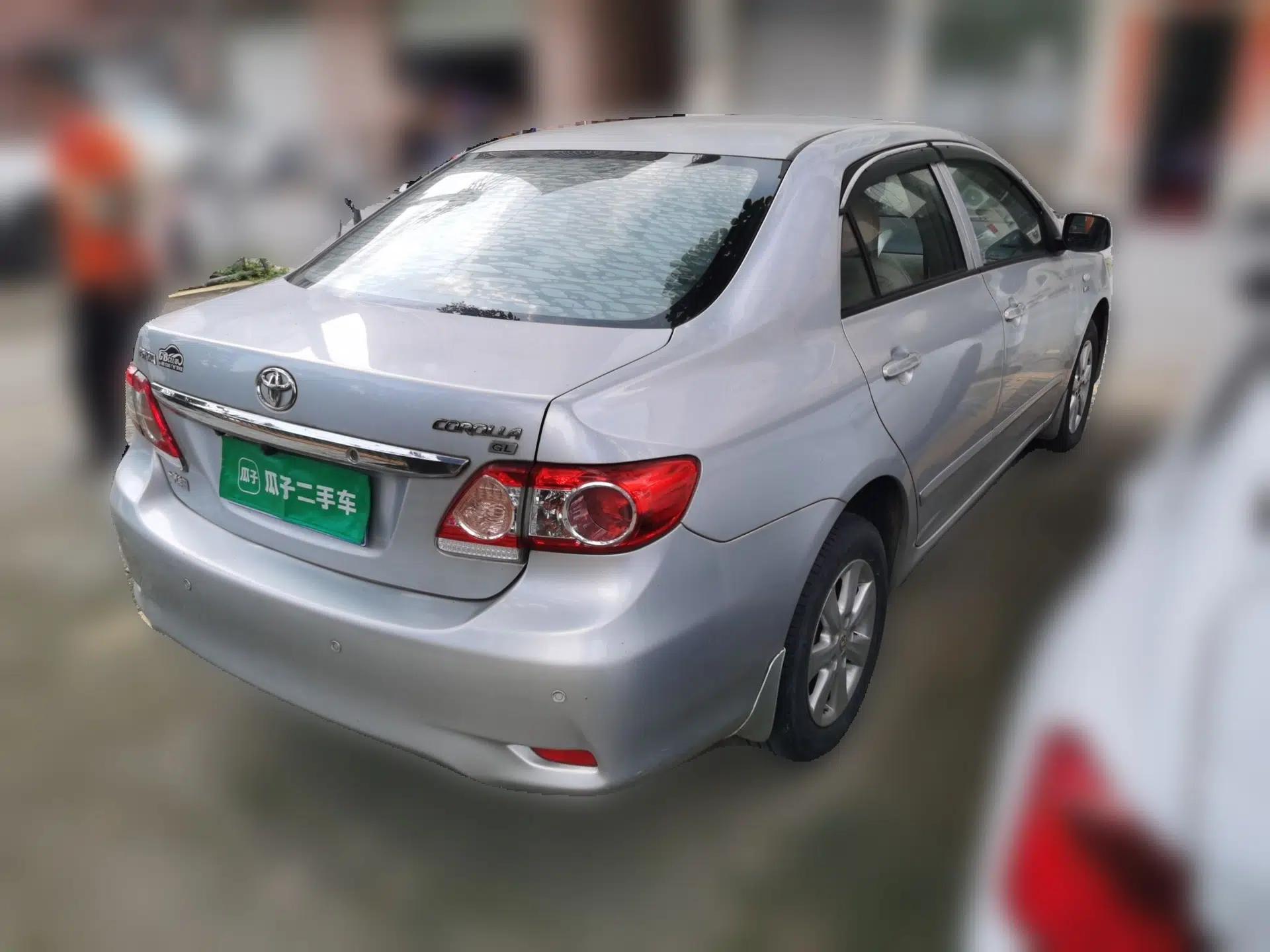 Toyota Corolla 2011 1.6L Manual GL — миниатюра 6