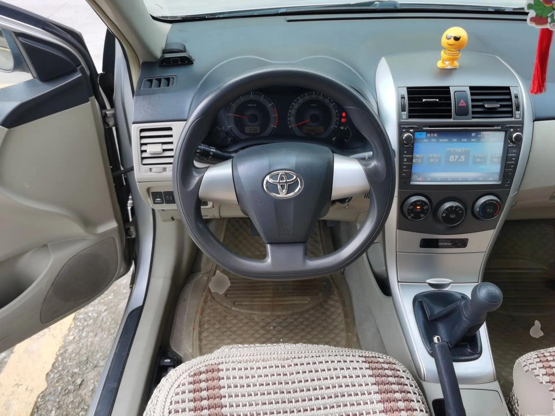 Toyota Corolla 2011 1.6L Manual GL — миниатюра 10