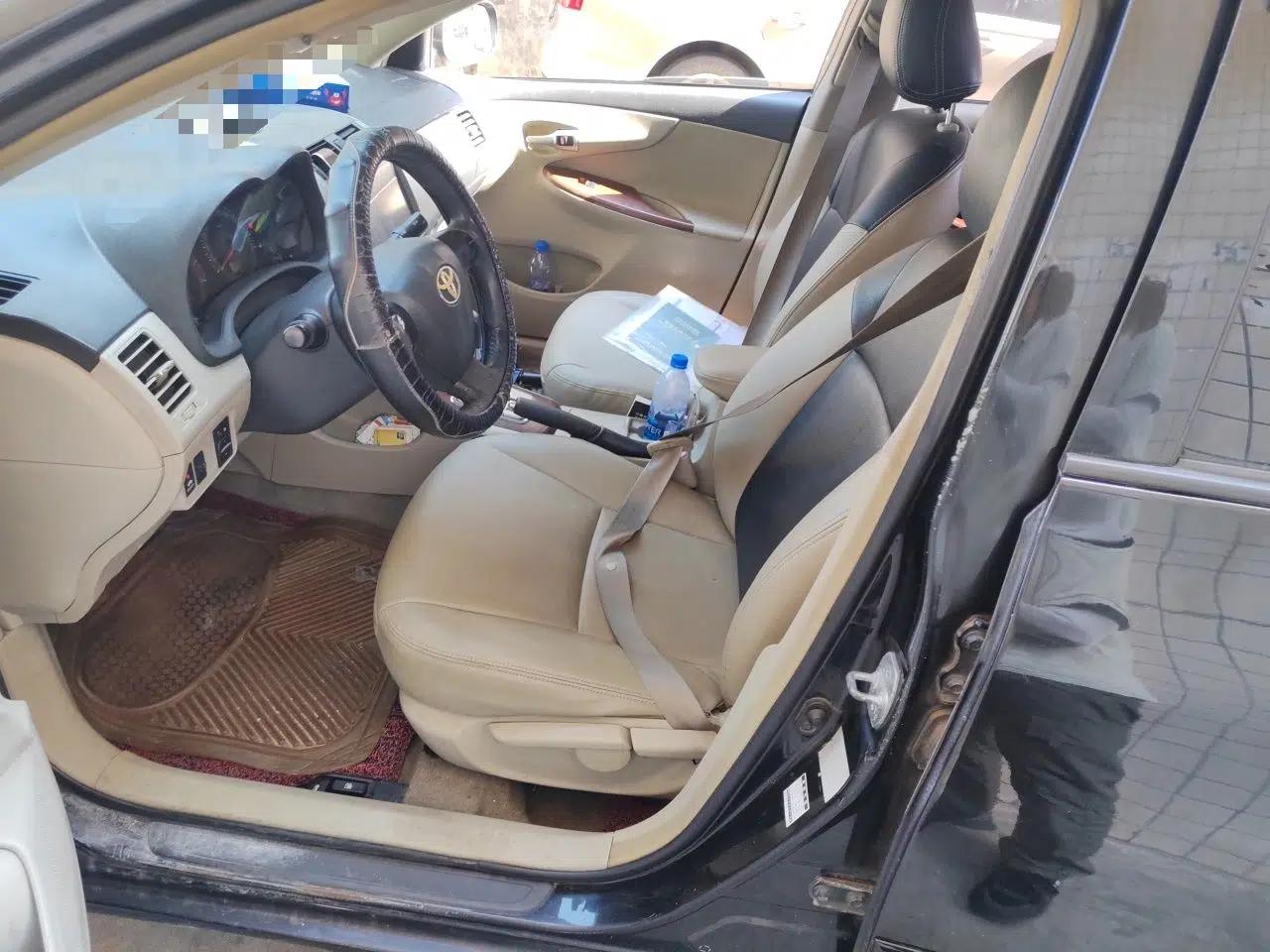 Toyota Corolla 2011 1.8L CVT GL-i — миниатюра 16