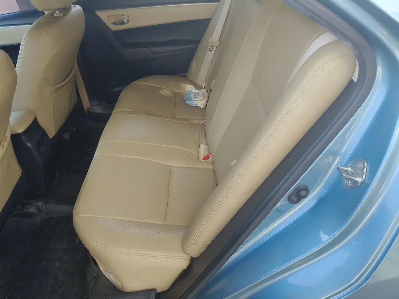 Toyota Corolla 2017 Revised Dual-Engine 1.8L E-CVT Leading Edition — миниатюра 17