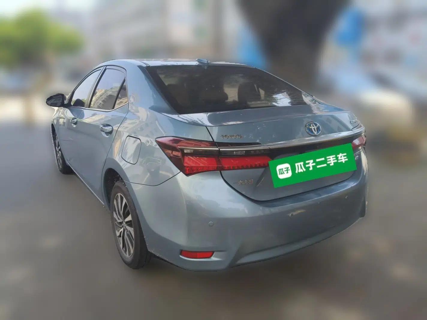 Toyota Corolla 2017 Revised Dual-Engine 1.8L E-CVT Leading Edition — миниатюра 4