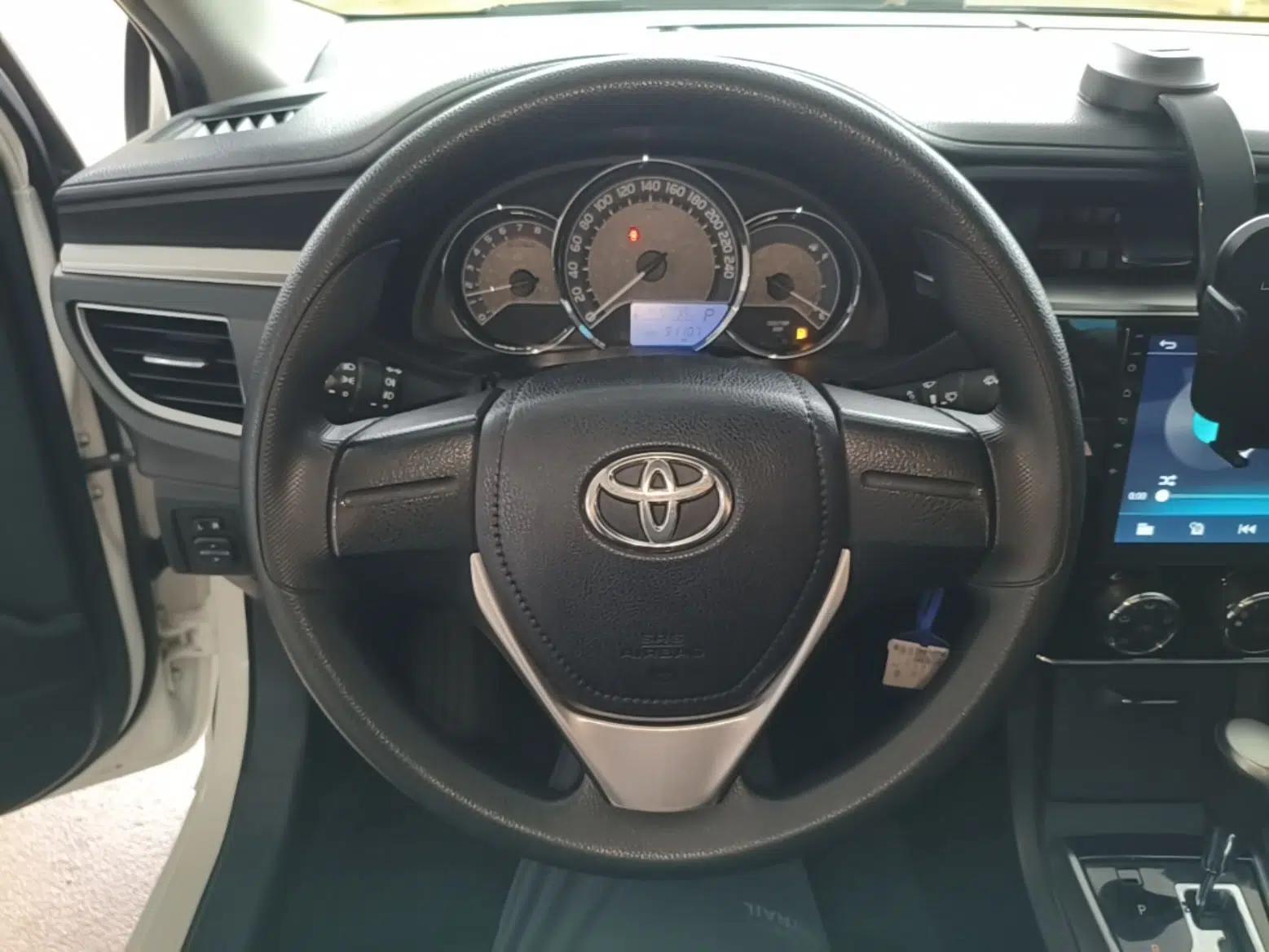 Toyota Corolla 2014 1.6L CVT GL — миниатюра 13