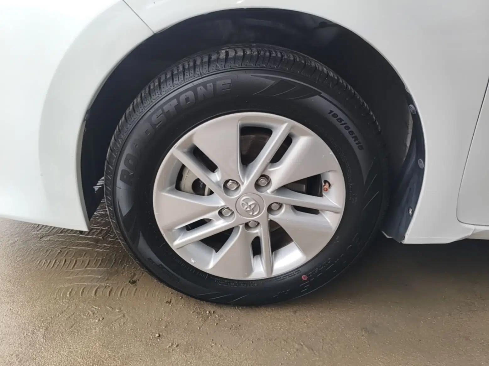 Toyota Corolla 2014 1.6L CVT GL — миниатюра 10