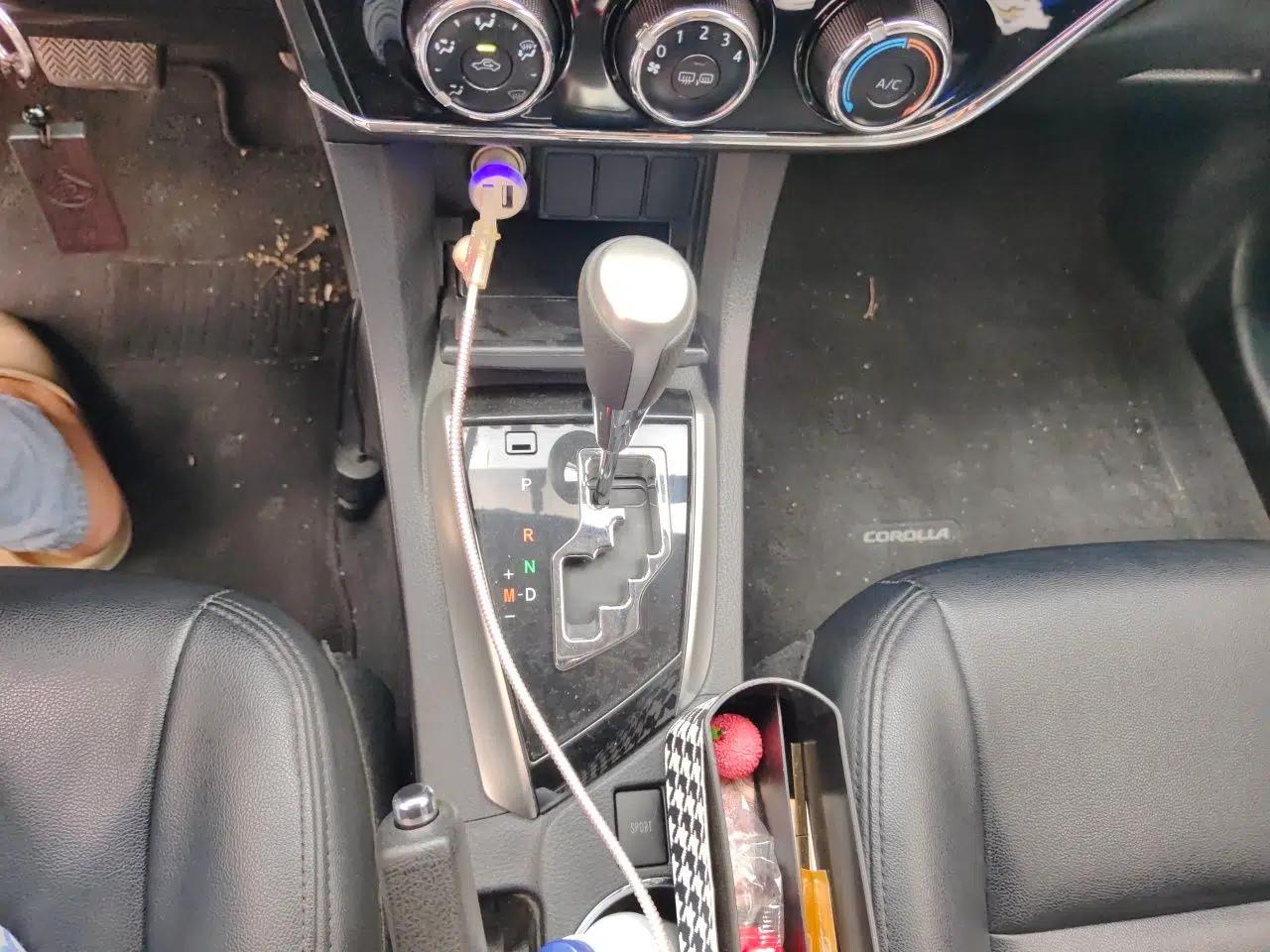 Toyota Corolla 2014 1.6L CVT GL — миниатюра 13