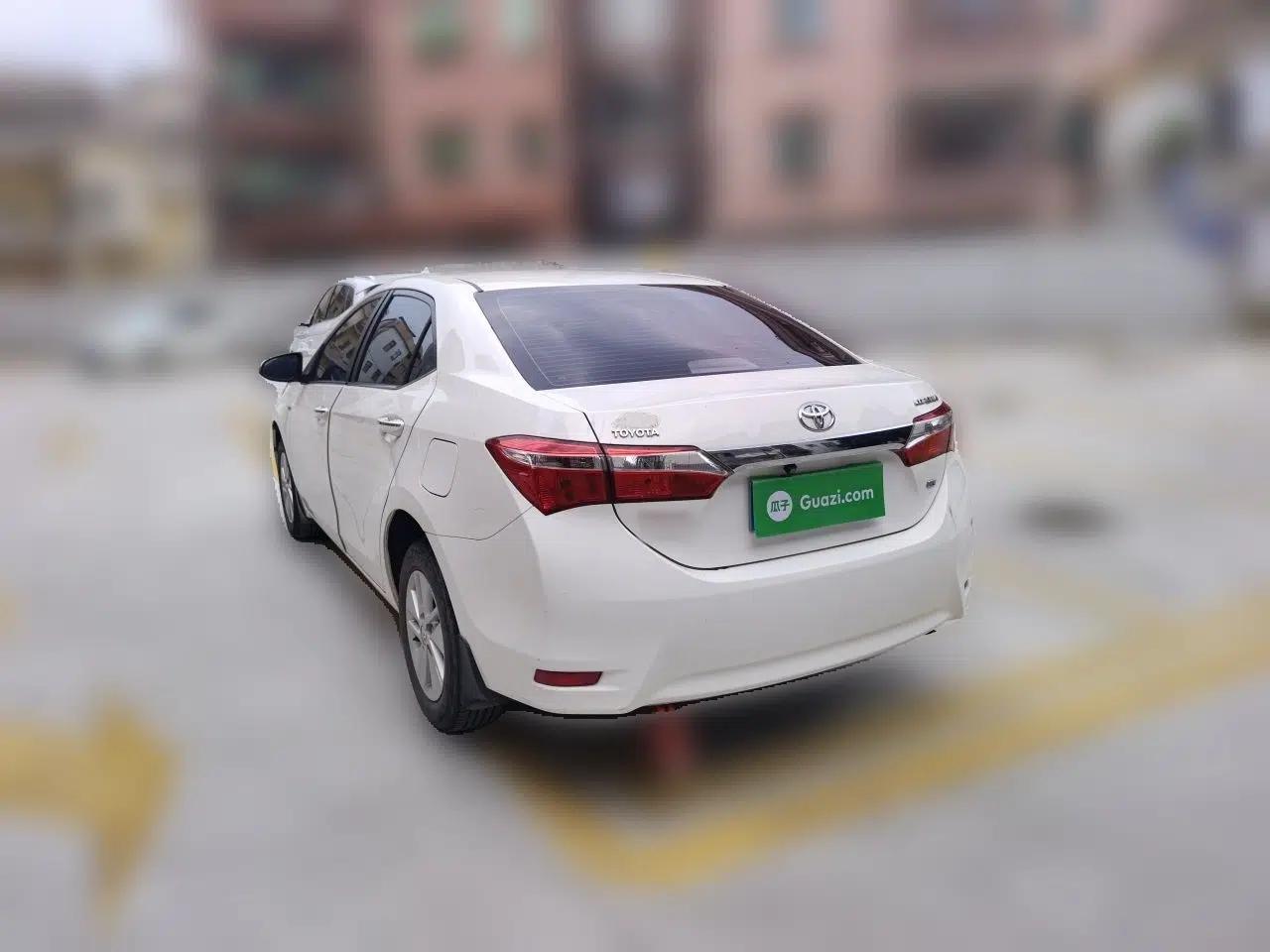 Toyota Corolla 2014 1.6L CVT GL — миниатюра 4