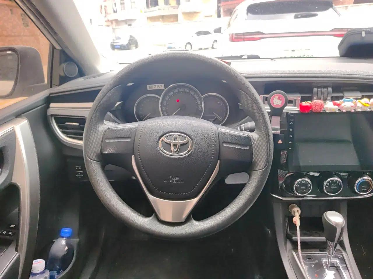 Toyota Corolla 2014 1.6L CVT GL — миниатюра 9