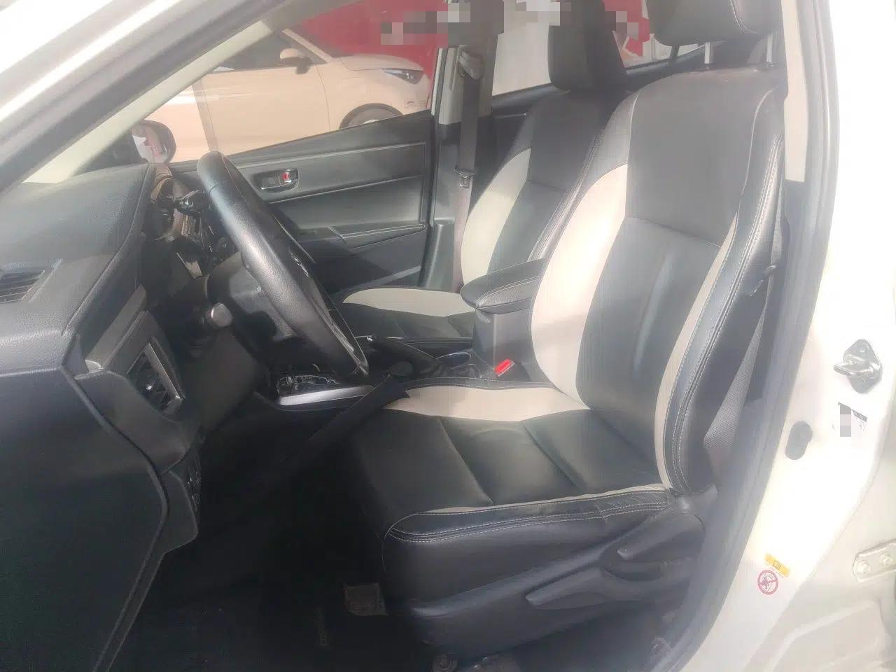 Toyota Corolla 2016 1.6L CVT GL-i Cool Edition — миниатюра 12