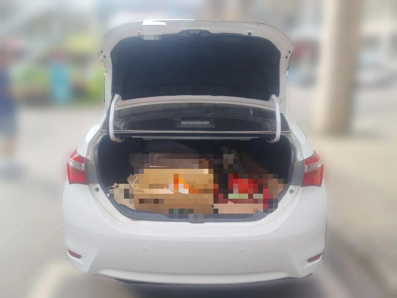 Toyota Corolla 2016 1.6L CVT GL-i Cool Edition — миниатюра 16