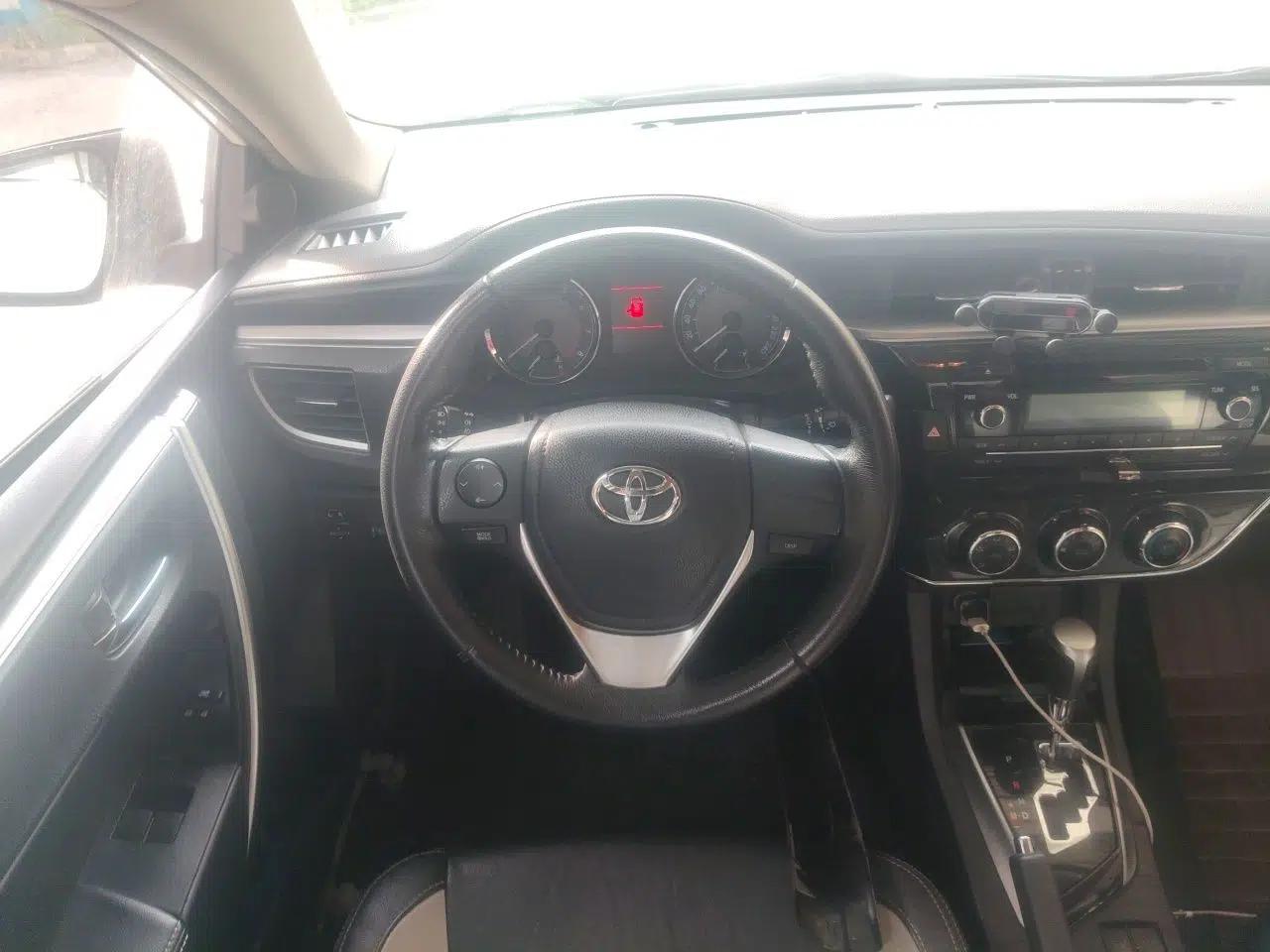 Toyota Corolla 2016 1.6L CVT GL-i Cool Edition — миниатюра 7