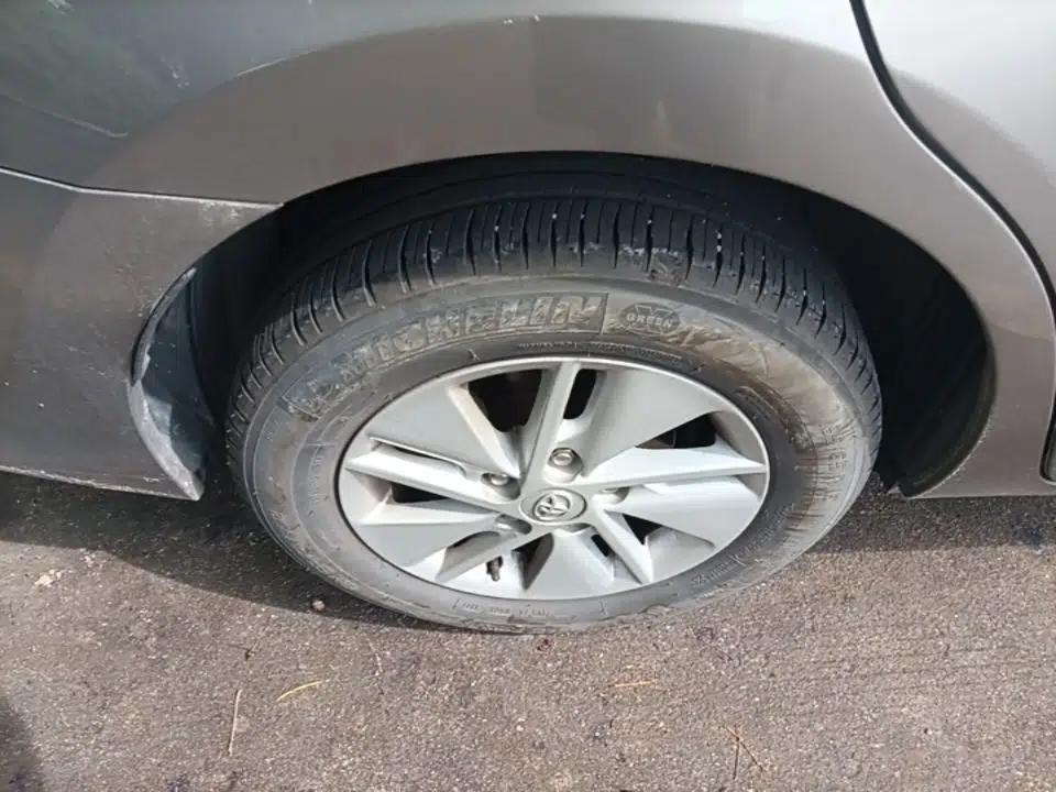 Toyota Corolla 2014 1.6L CVT GL-i — миниатюра 11