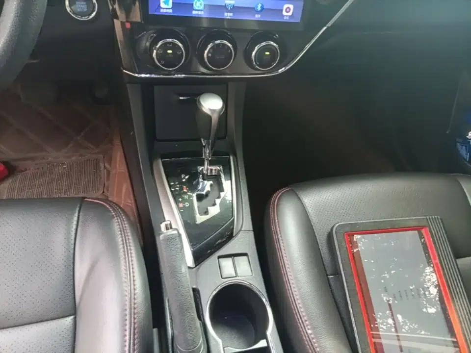Toyota Corolla 2014 1.6L CVT GL-i — миниатюра 16