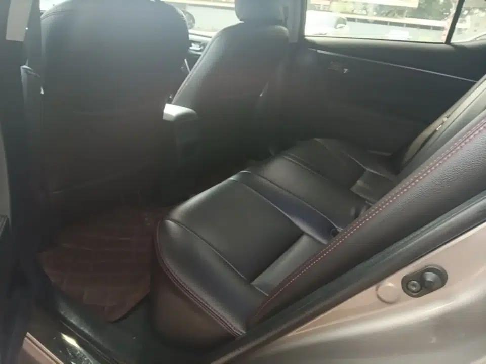 Toyota Corolla 2014 1.6L CVT GL-i — миниатюра 20