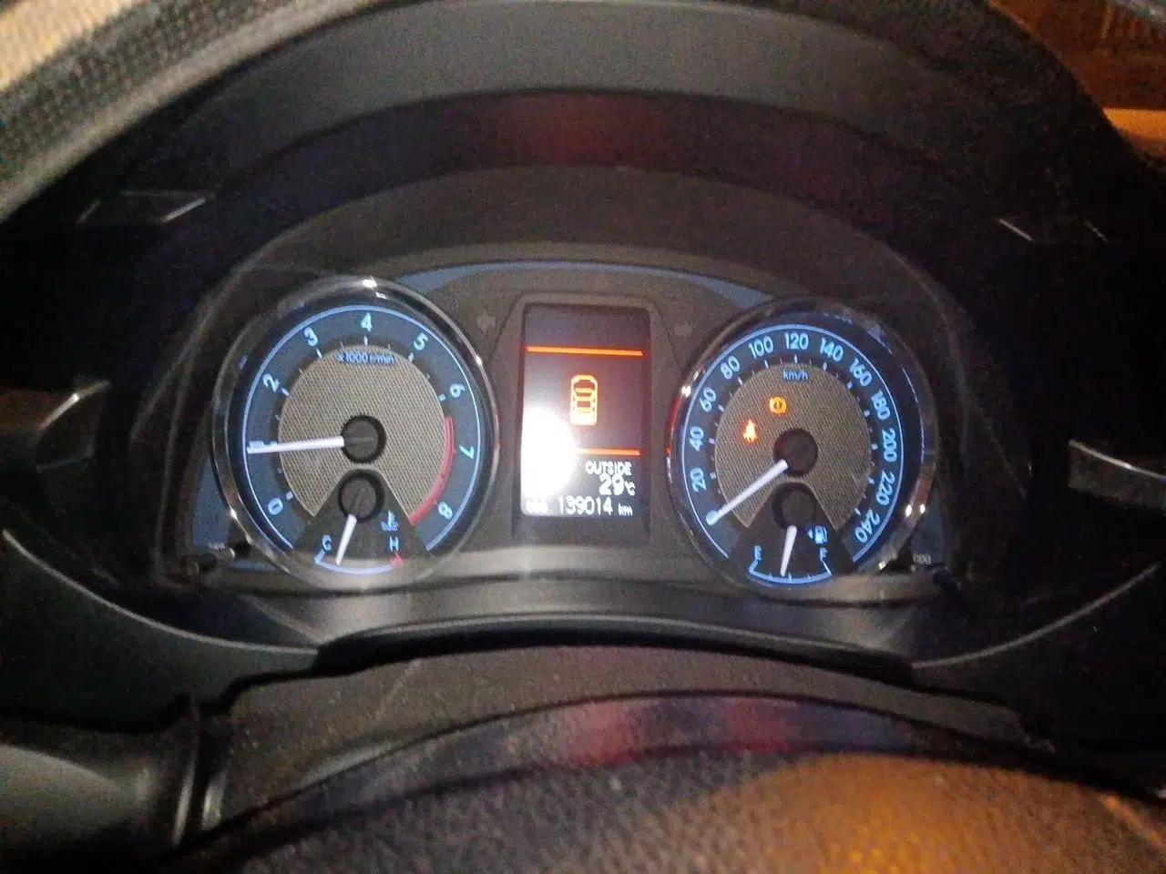 Toyota Corolla 2014 1.6L CVT GL-i — миниатюра 11