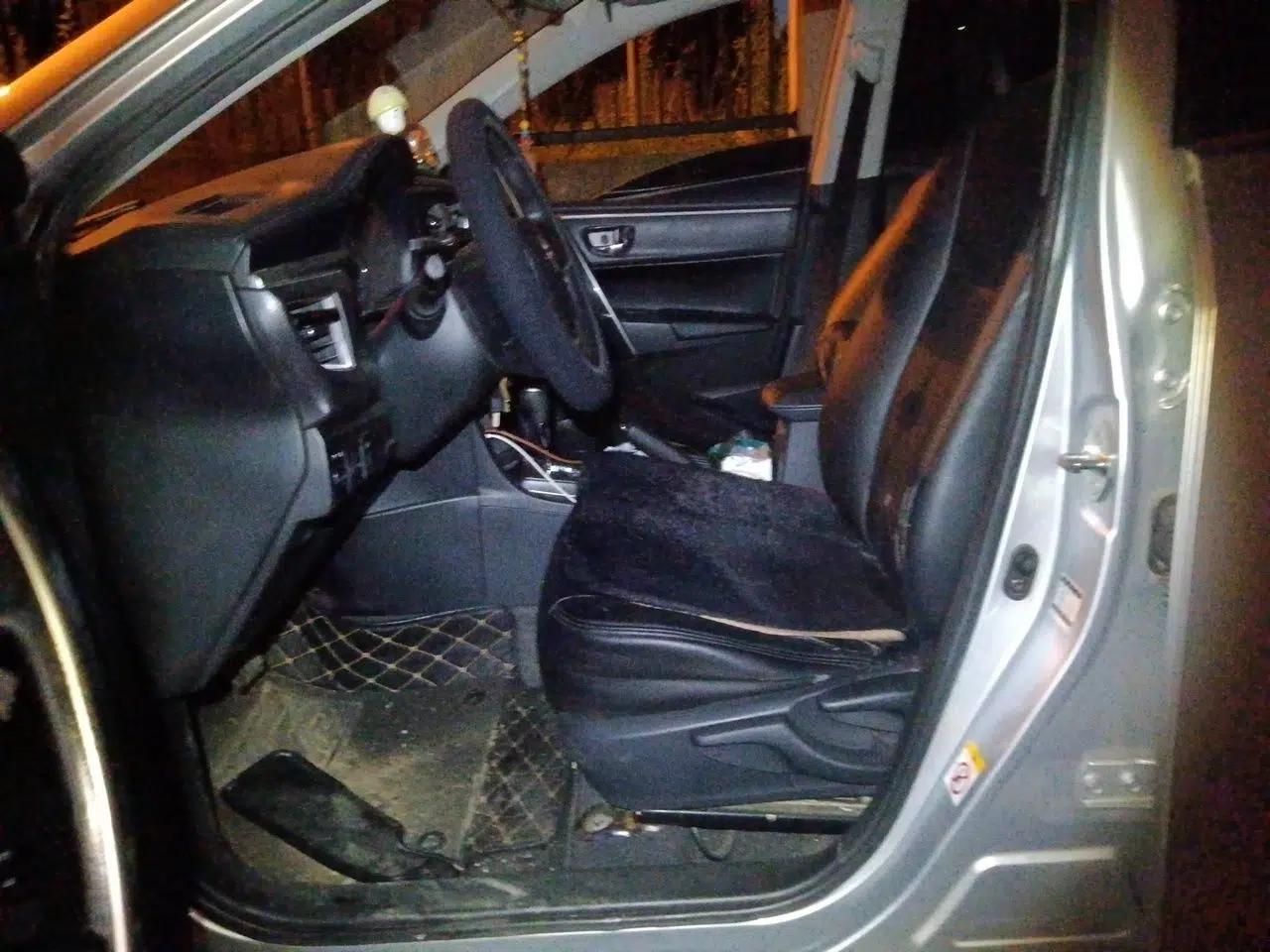 Toyota Corolla 2014 1.6L CVT GL-i — миниатюра 15