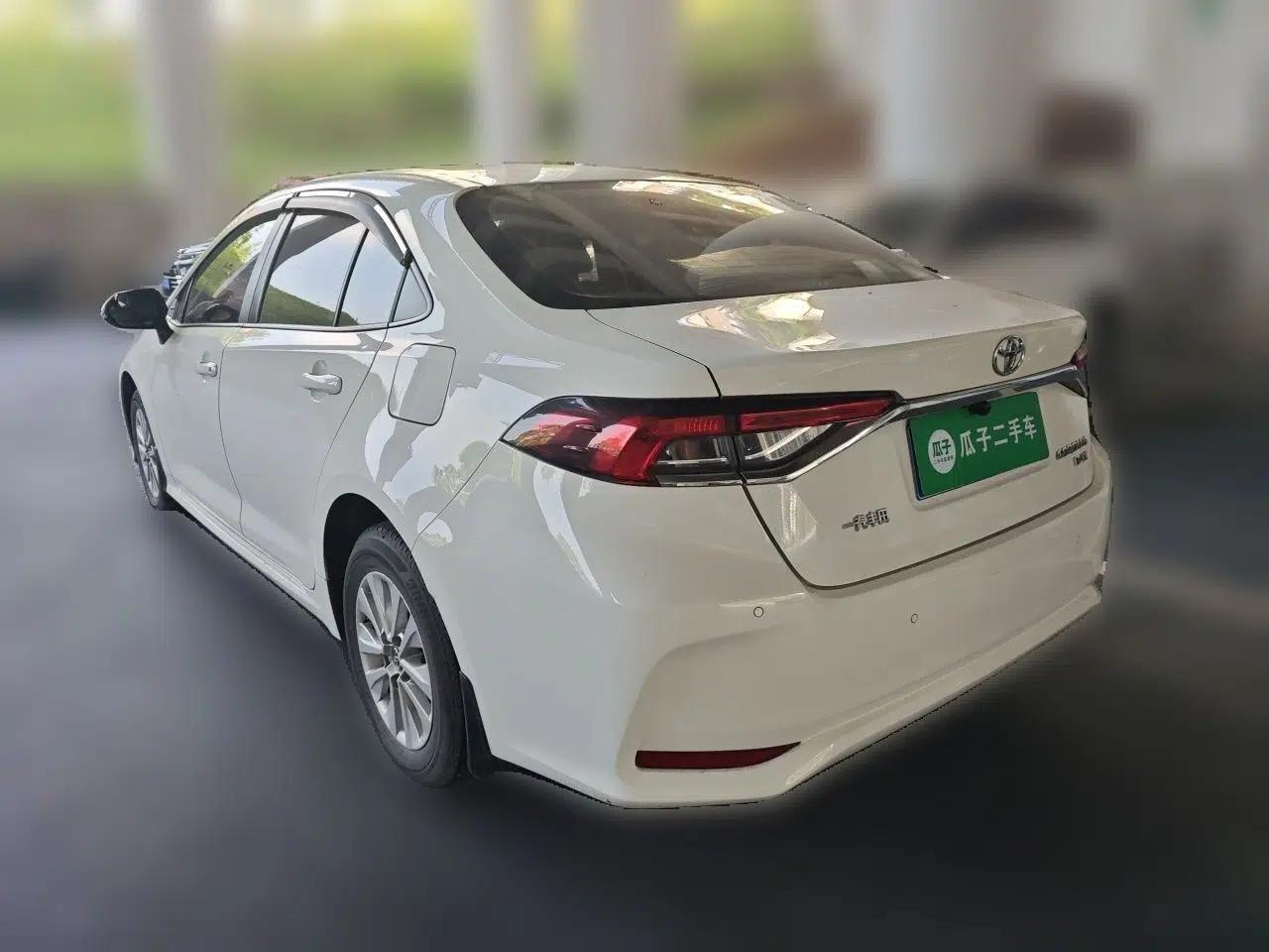 Toyota Corolla 2019 1.2T S-CVT GL Pioneer Edition — миниатюра 4