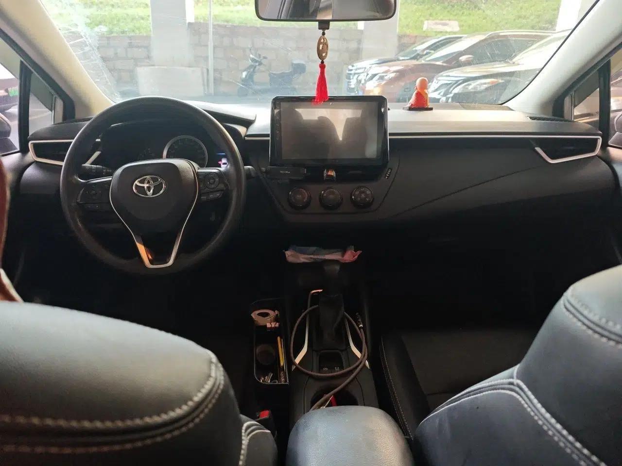 Toyota Corolla 2019 1.2T S-CVT GL Pioneer Edition — миниатюра 9