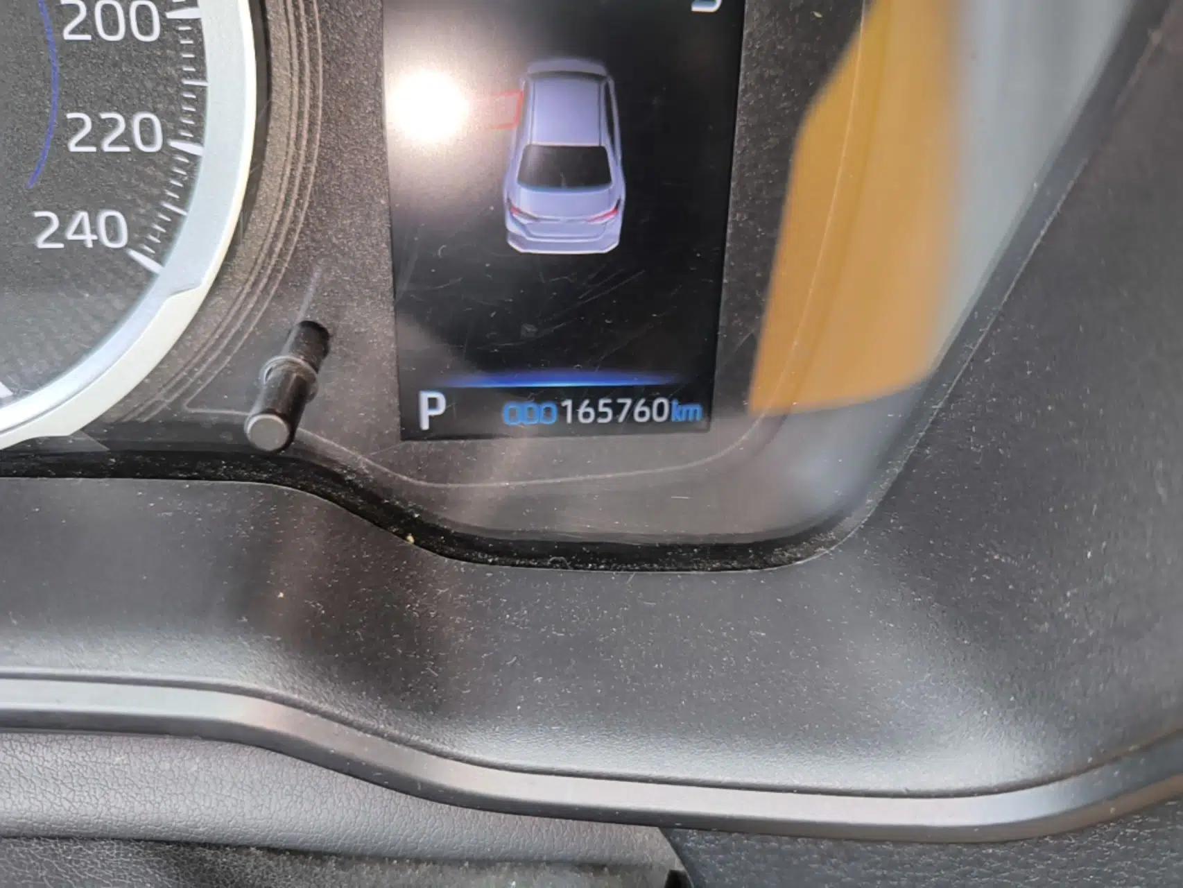 Toyota Corolla 2021 Dual-Engine 1.8L E-CVT Pioneer Edition — миниатюра 11