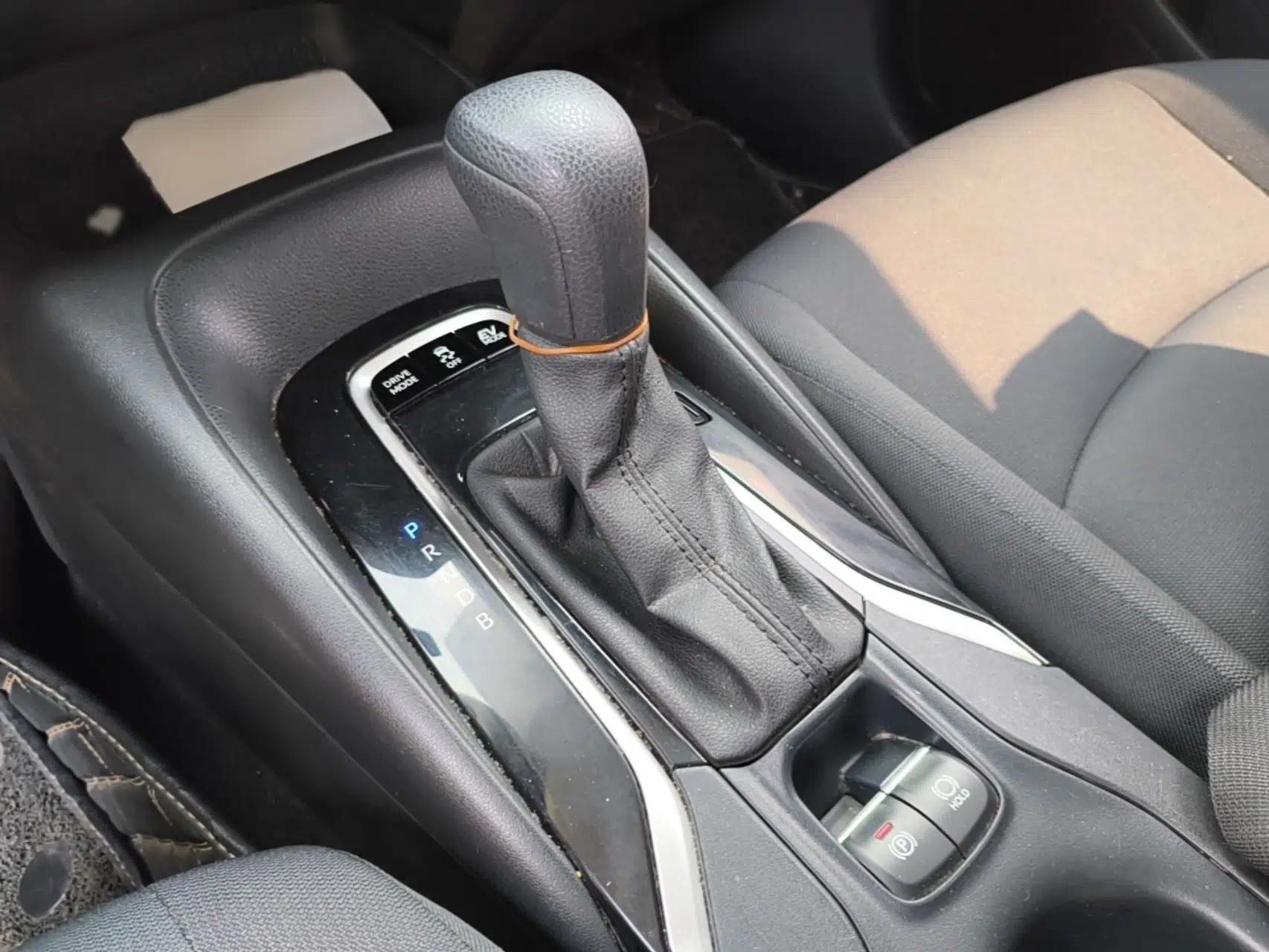 Toyota Corolla 2021 Dual-Engine 1.8L E-CVT Pioneer Edition — миниатюра 13