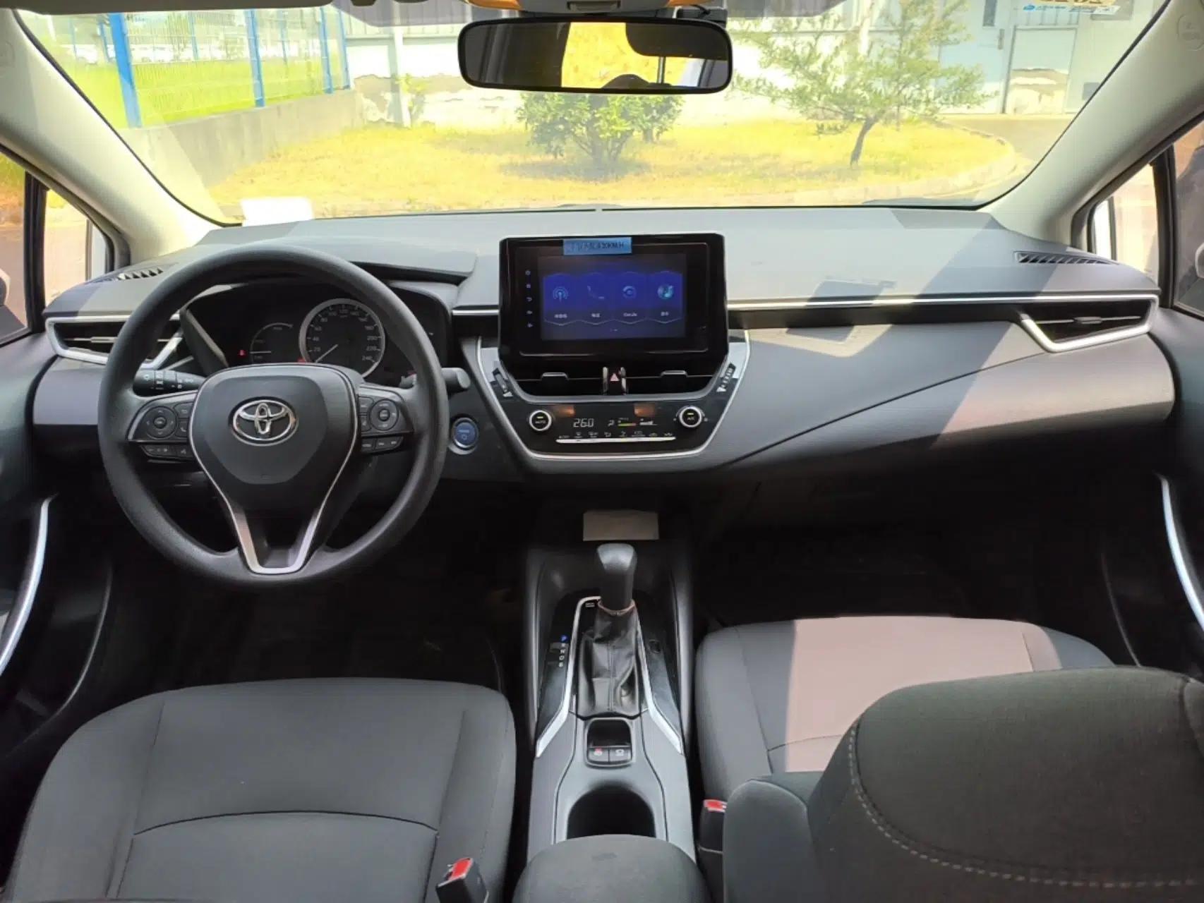 Toyota Corolla 2021 Dual-Engine 1.8L E-CVT Pioneer Edition — миниатюра 18