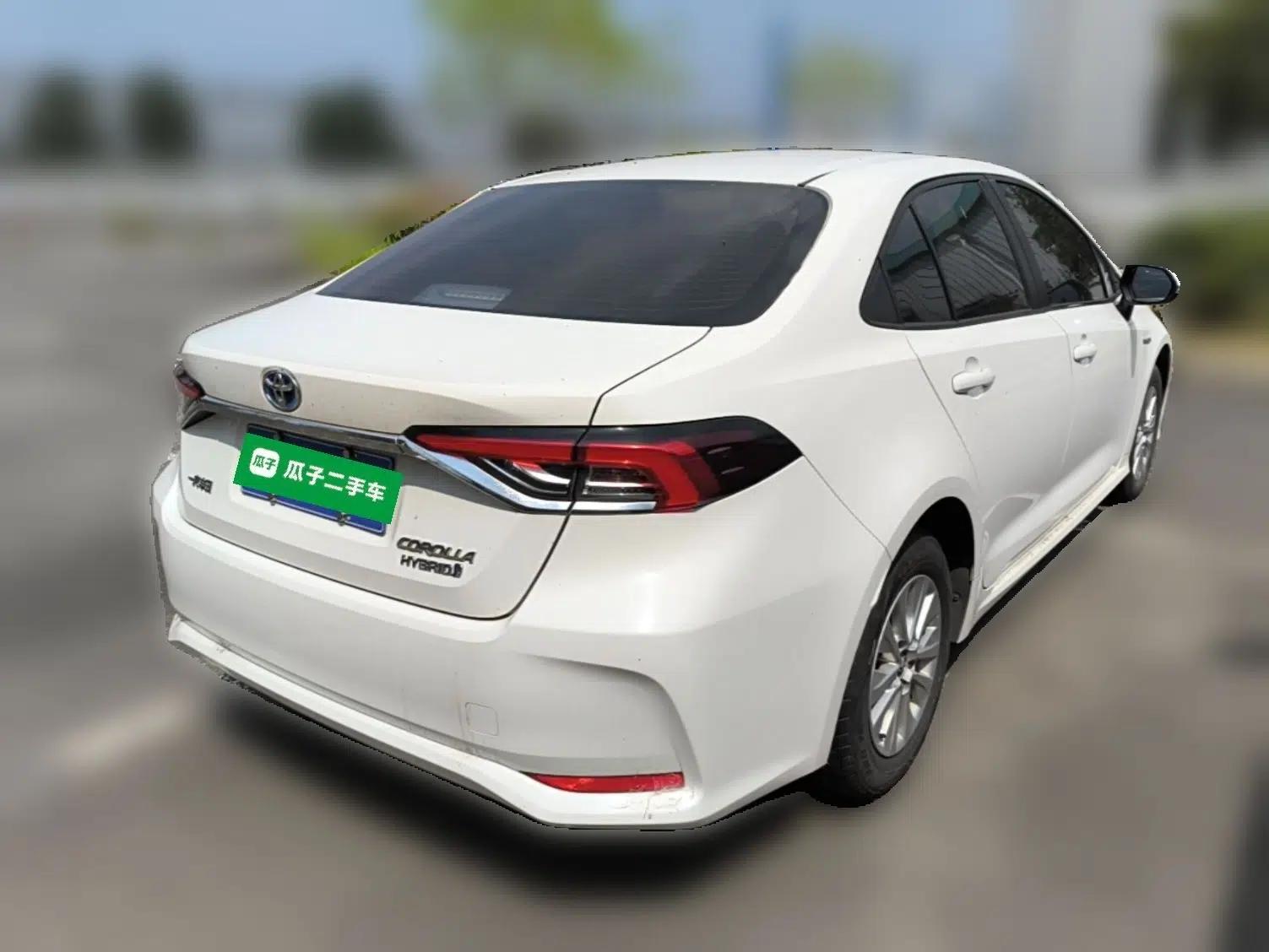 Toyota Corolla 2021 Dual-Engine 1.8L E-CVT Pioneer Edition — миниатюра 6