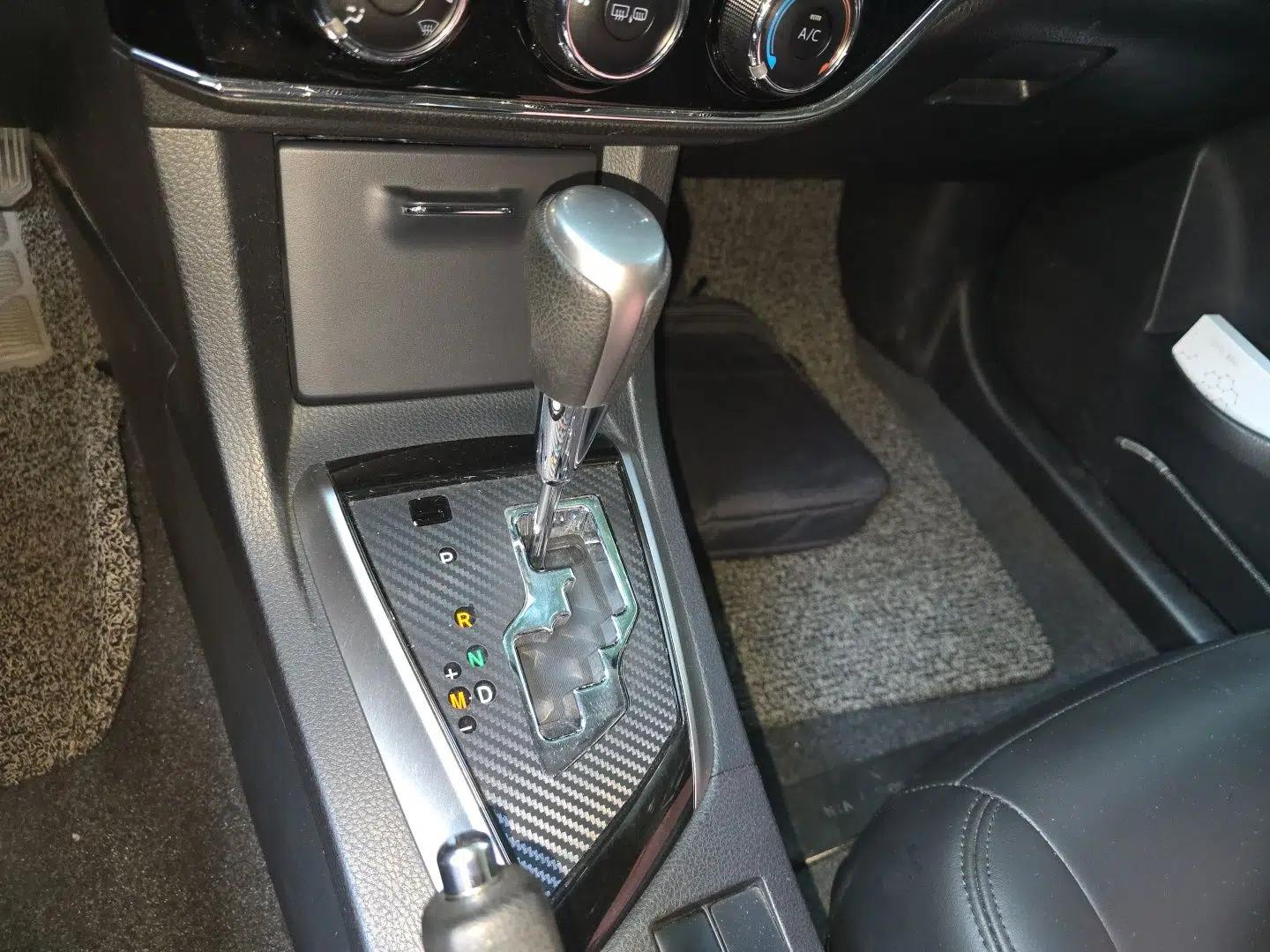 Toyota Corolla 2014 1.6L CVT GL — миниатюра 14